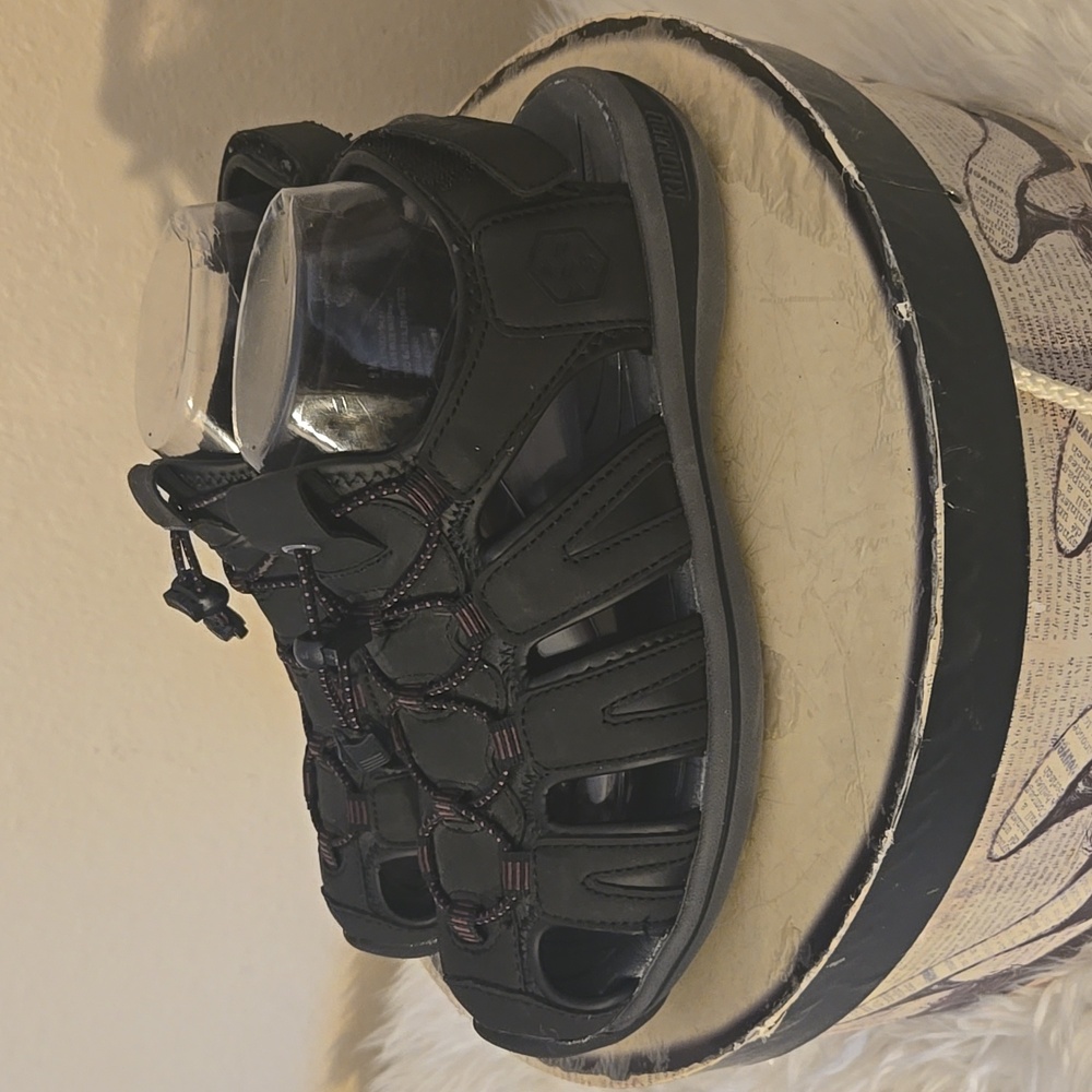 Khombu Outdoor Adventure Sandals